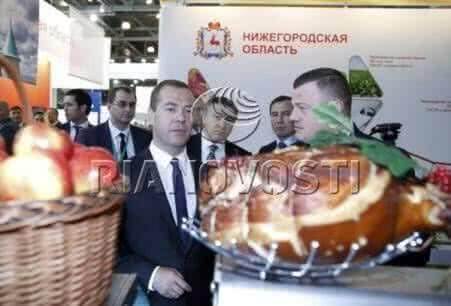 Дмитрий Медведев оценил тамбовскую продукцию  на выставке «Золотая осень-2015»